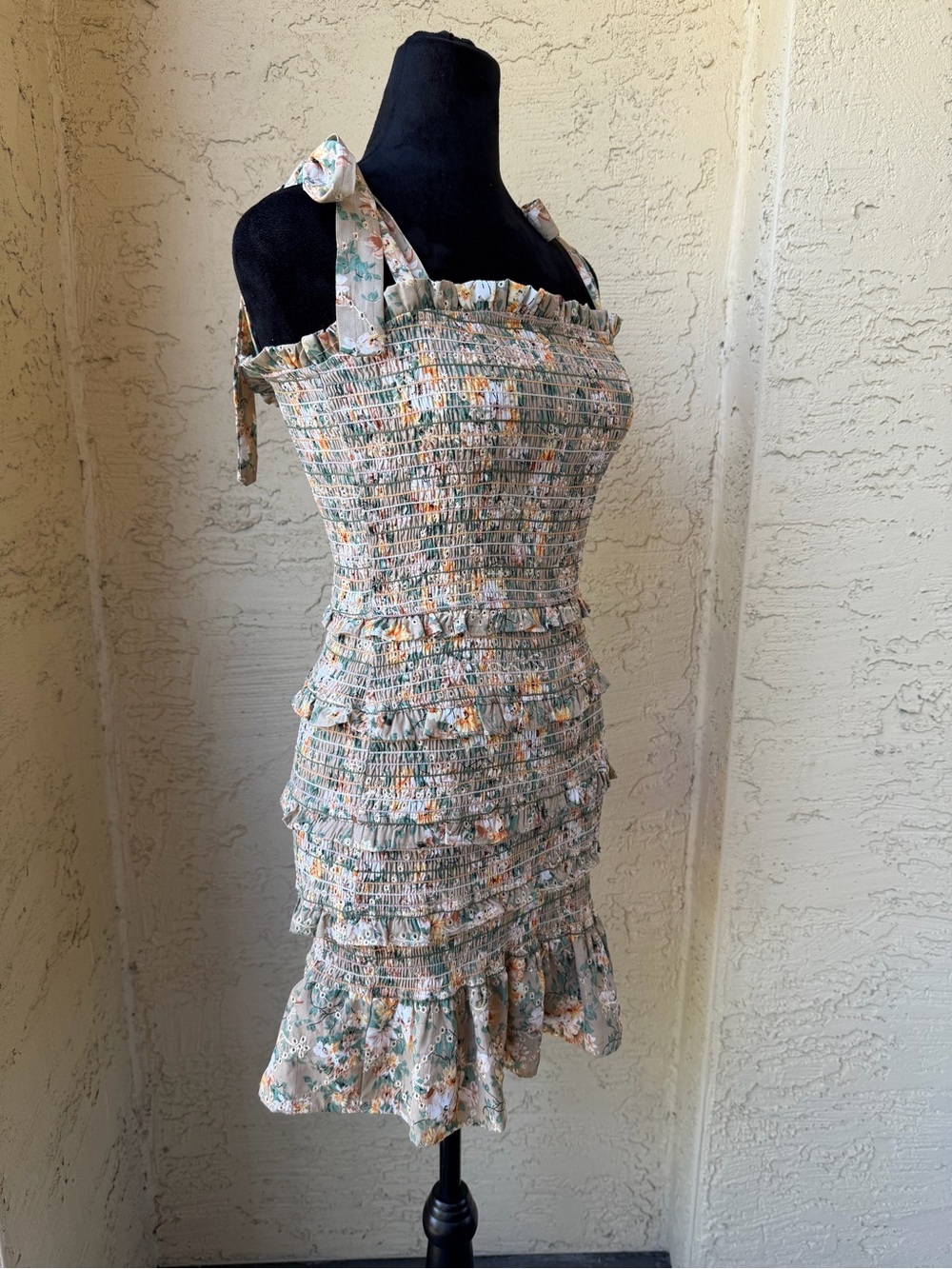 Storia Smocked Floral Ruffle Mini Dress Sz M - Picture 4 of 11